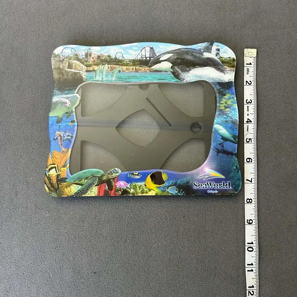 SeaWorld Orlando Souvenir Magnetic Picture Frame with Aquatic Life Graphic